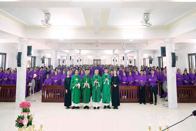 620 Thành Viên HHTHMTG Vinh thuộc cụm 4 hành hương Năm Thánh - Tại Giáo xứ Bảo Nham