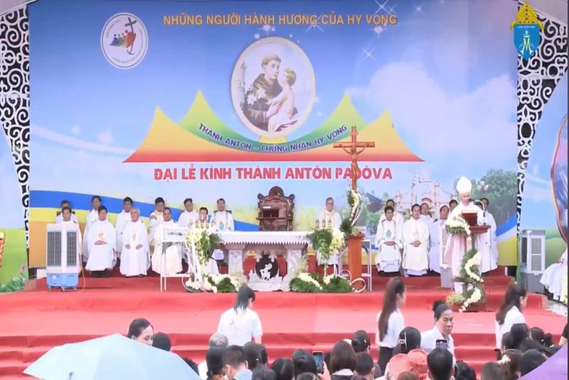 ÔNG THÁNH AN-TÔN HAY LÀM PHÉP LẠ - Bài chia sẻ của Đức cha Anphong - Đại Lễ kính Thánh Antôn Padova