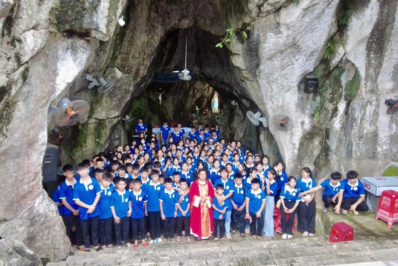 Đoàn Con Đức Mẹ Giáo xứ Vạn Lộc, Giáo hạt Vạn Lộc về hành hương Năm Thánh tại Trung tâm Hành hương Đức Mẹ Bảo Nham