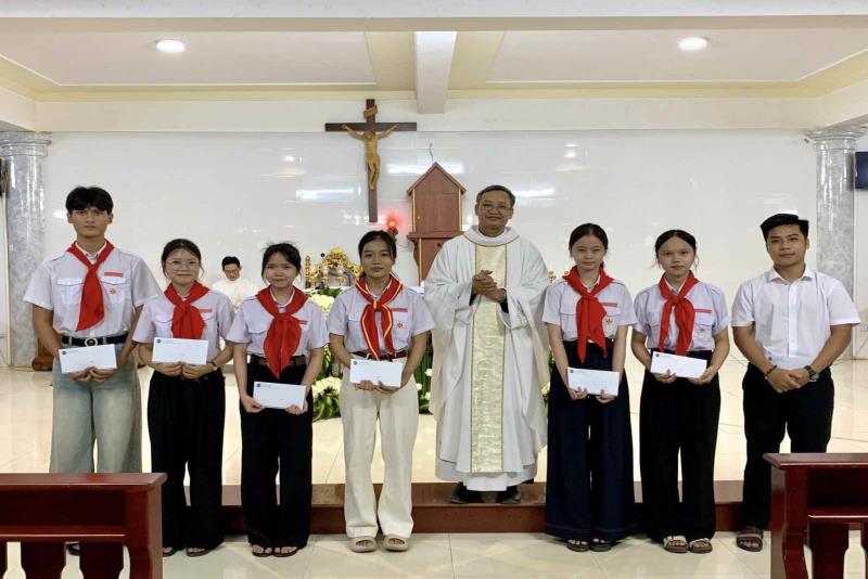 MÓN QUÁ TRI ÂN TỪ CHA QUẢN XỨ!