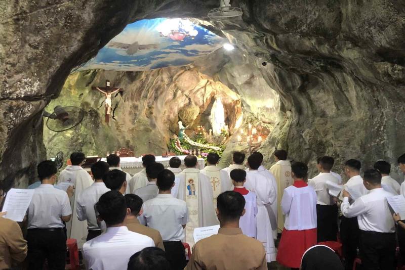 Mừng Lễ Bổn Mạng và Bế Mạc Năm Thánh cha Menard Đấng sáng lập Tu Đoàn Thừa Sai Các Thánh Tông đồ